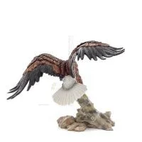 Färgad örn som verkar flyga över en trädstam, 40 cm helkroppsstaty i alabaster, Dekorativ Veronese 4 - grifon.se 