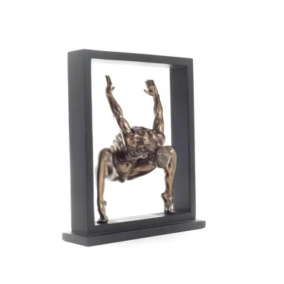 Man som tränar inom en ram 27cm Helfigur statyett med brons elektrolys av Veronese, Modernt Dekorativt Veronese 6 - grifon.se 