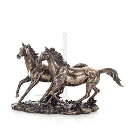 Häst eller Equine, två fria hästar som springer i naturen, 28 cm. Helkroppsstatyett med brons elektroplätering Veronese Veronese