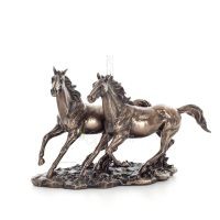 Häst eller Equine, två fria hästar som springer i naturen, 28 cm. Helkroppsstatyett med brons elektroplätering Veronese Veronese