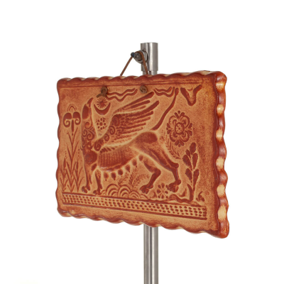 Grypas form vÃ¤gghÃ¤ngande tallrikar 17x12cm dekorativa med Handgjord finish, vÃ¤gghÃ¤ngda Dekorativ keramik 2 - grifon.se 