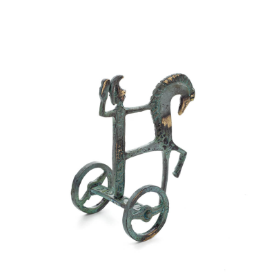 Athena or Athana or Athene: The goddess of wisdom 11cm on a chariot with a helmet and an owl in her hand, full-bodied bronze dec