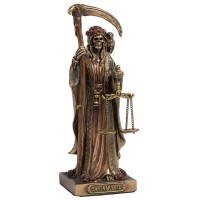 SANTA MUERTE HOLDING SCYTHE AND SCALE 10.6cm Κιβ.96